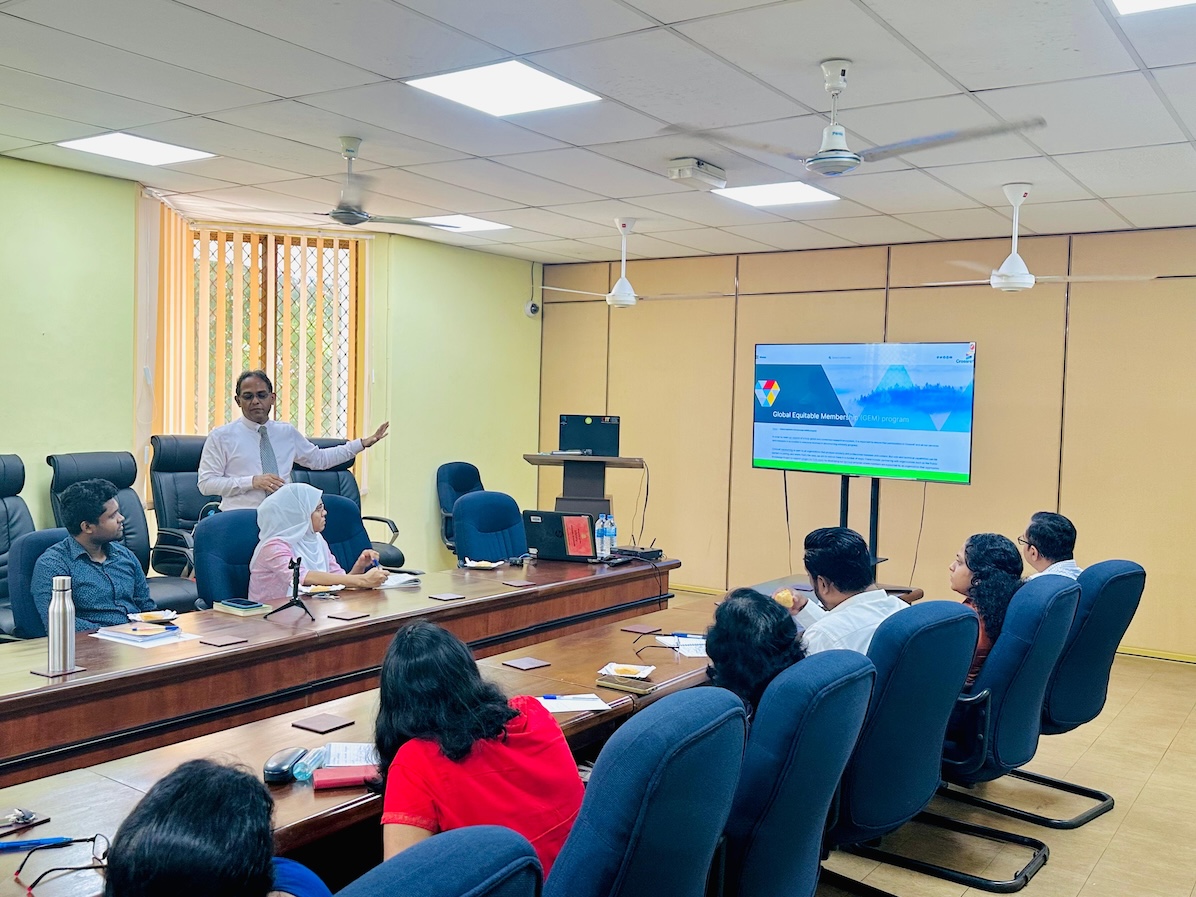 Dr. Lasith Gunawardena leading a GEM programme workshop at the University of Colombo, Sri Lanka.